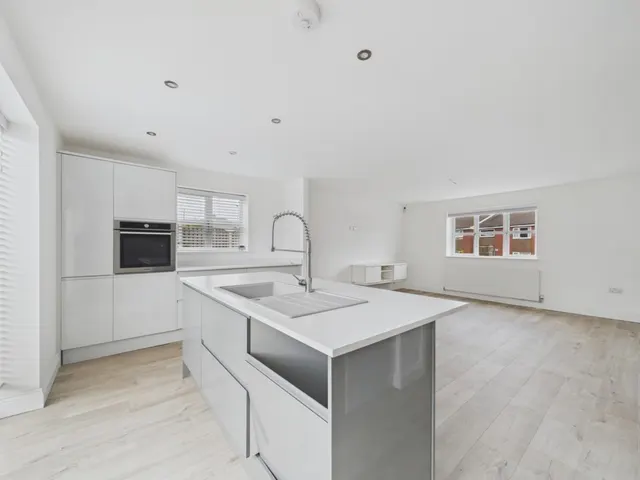 Chaucer Road, Herringthorpe, photo 1
