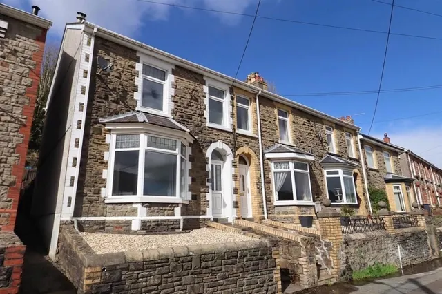 Manor Road, Pontypool, NP4, photo 1