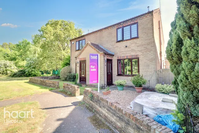 Plover Grove, Birchwood, LN6, photo 1