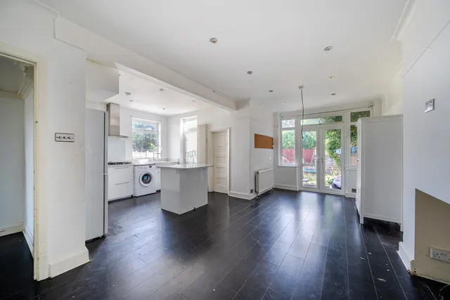 Photo 2 — Shirley Avenue, Shirley, Croydon, Surrey, CR0