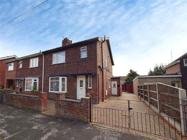 Clovelly Road, Edenthorpe, South Yorkshire, DN3, photo 1