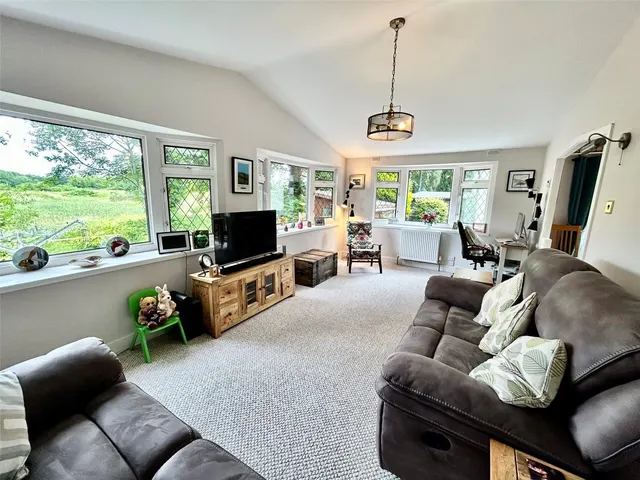 Photo 2 — Oakland Glen, Walton-le-Dale, Preston, Lancashire, PR5