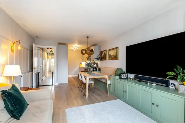 Photo 3 — Wimbledon Hill Road, London, SW19