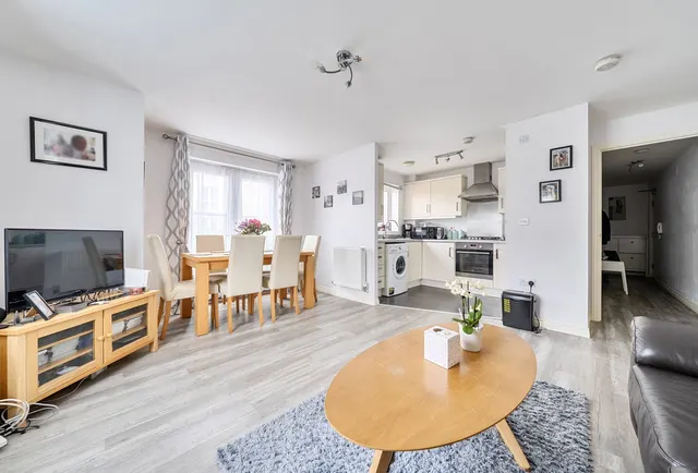 Normandy Drive, Gloucestershire, Yate, BS37 4FJ, photo 1