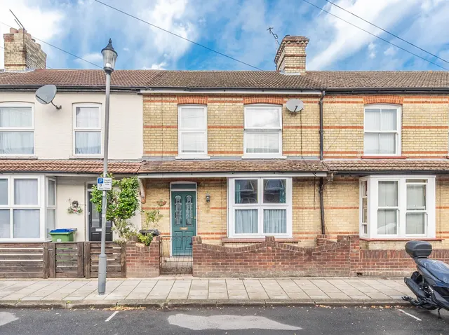 Watford, WD18, photo 1