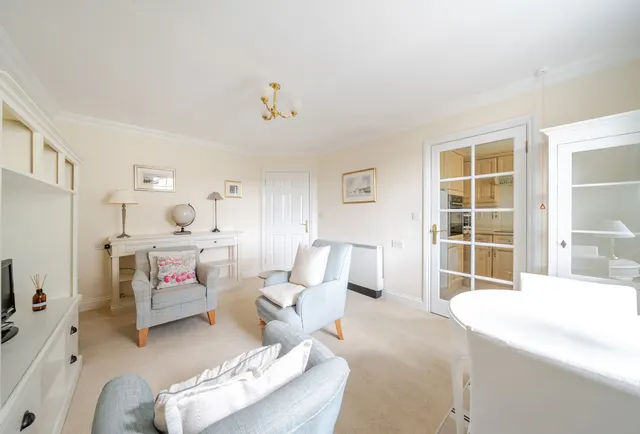 Photo 2 — Commercial Street, Cheltenham, GL50 2AJ