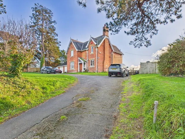 Sandford Hill, Wembdon, photo 1