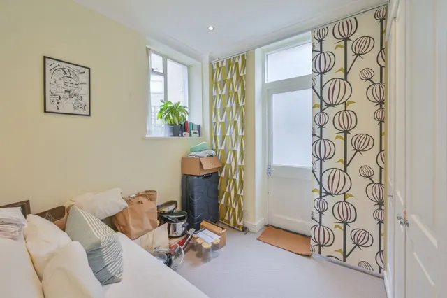 Photo 3 — Lower Ground Floor Flat, 125 St Georges Drive, London