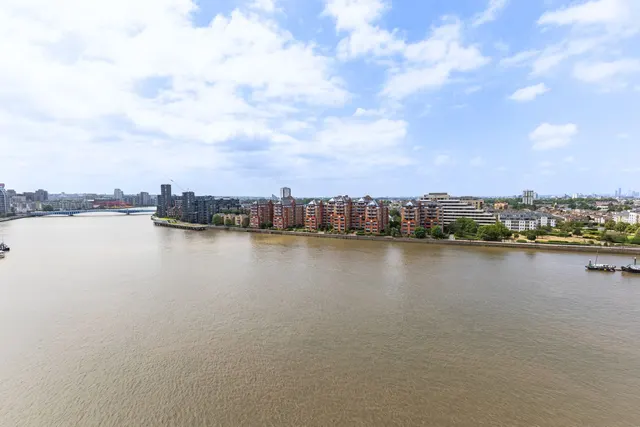 Vicentia Court, Bridges Court Road, Battersea, SW11 3GY, photo 1