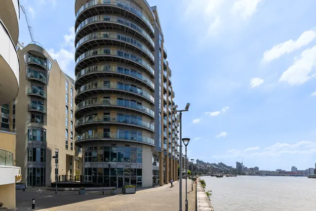 Photo 2 — Vicentia Court, Bridges Court Road, Battersea, SW11 3GY