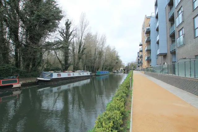 The Embankment, Nash Mills Wharf, HP3, photo 1