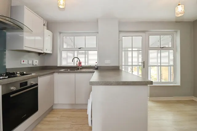Photo 2 — Shackleton Avenue, Yate, Bristol, Gloucestershire, BS37