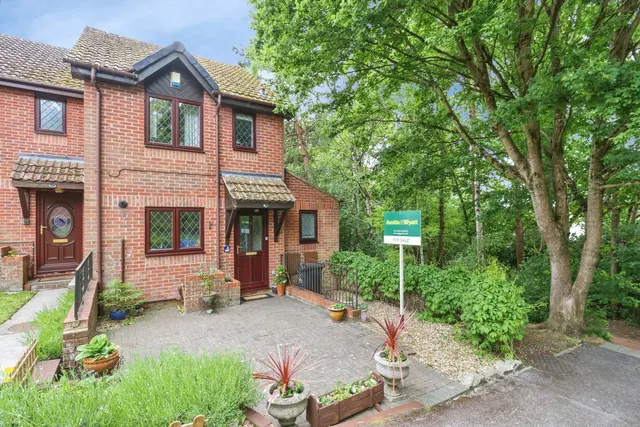 Willwood Close, Canford Heath, BH17, photo 1