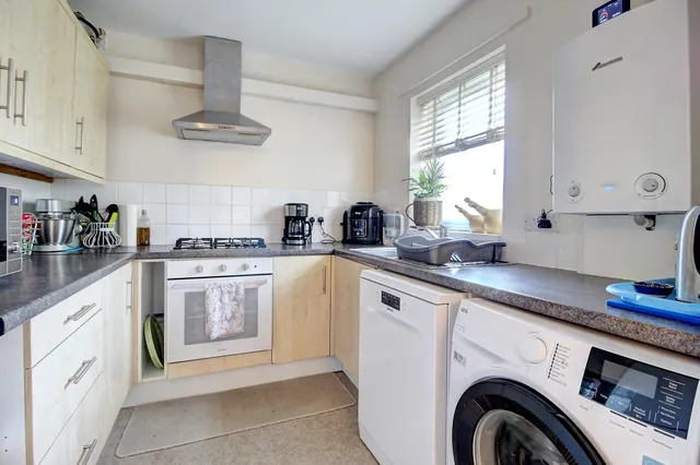Barry Way, Basingstoke, RG22, photo 3