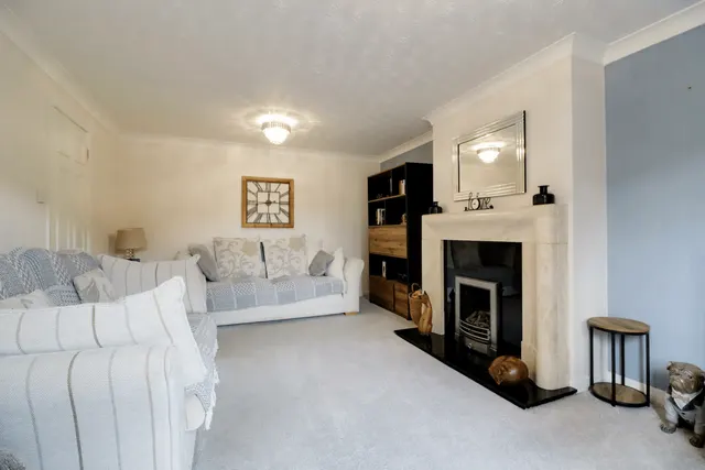 Magdalen Close, Scunthorpe, DN16, photo 3