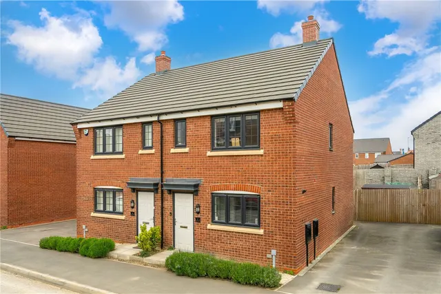 Scampton Avenue, Sleaford, Lincolnshire, NG34, photo 1