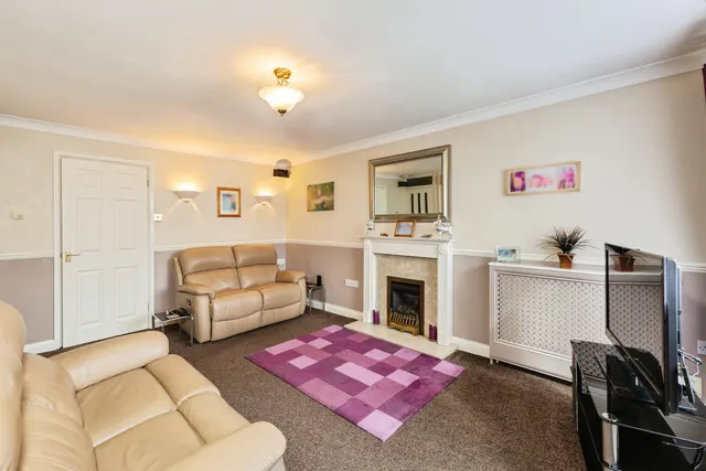 Launceston Avenue, Reading, RG4, photo 3