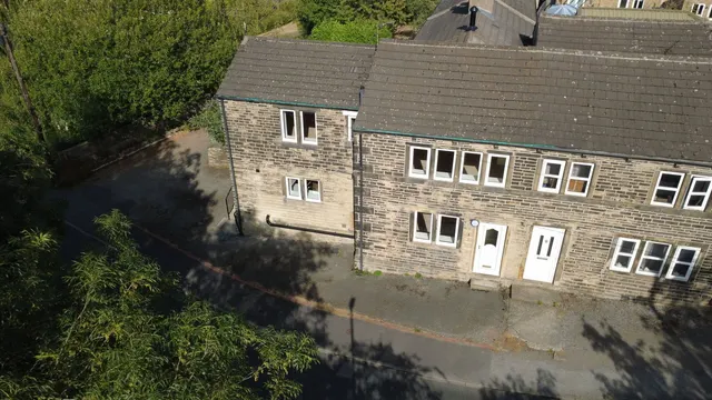 Fenay Bridge Road, Fenay Bridge, photo 1