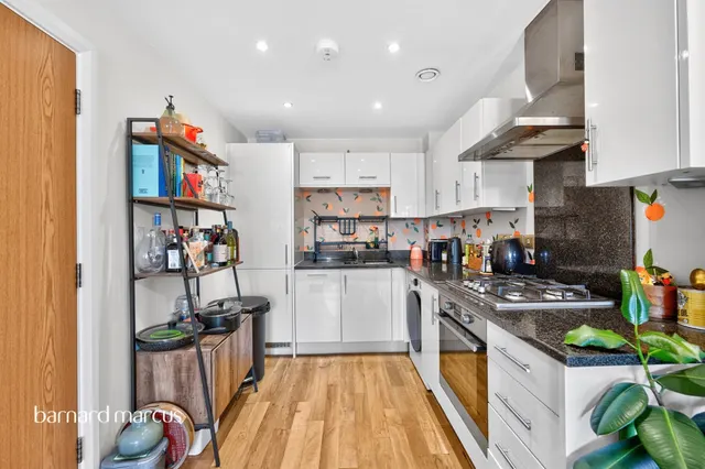 Cheam Road, Epsom, KT17, photo 2