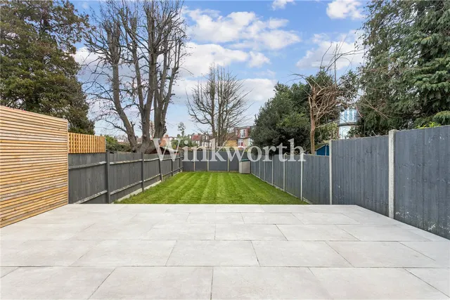 Riverway, London, N13, photo 3