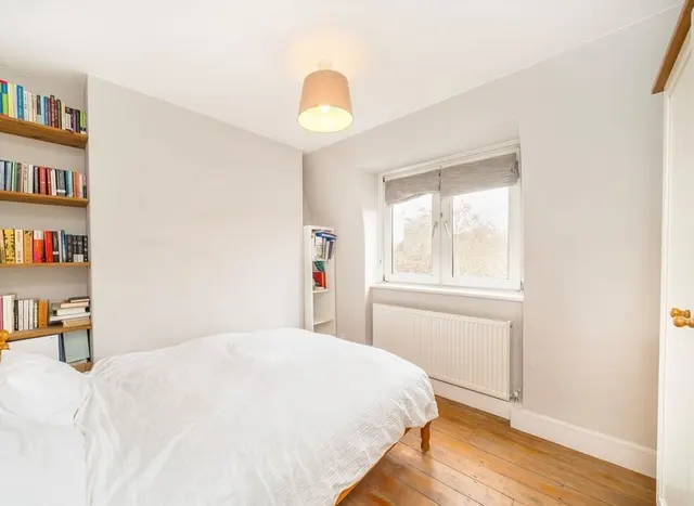 Photo 3 — Wandsworth Road, South Lambeth, SW8
