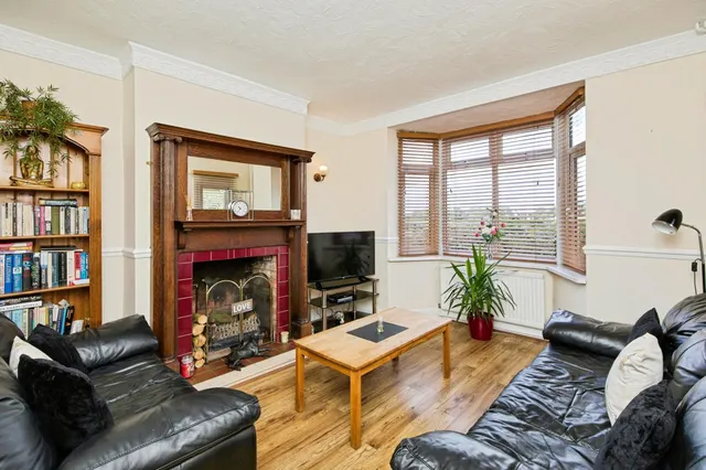 Acresford Road, Overseal, DE12, photo 2