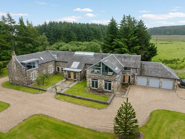 Bankbrae Farm, Bridge of Weir, photo 1