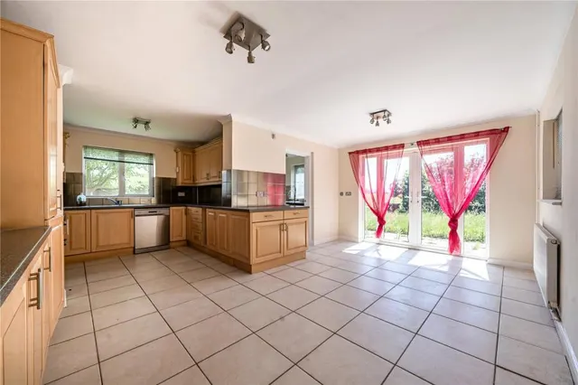 Meadow Park, Stoke Mandeville, HP22, photo 2