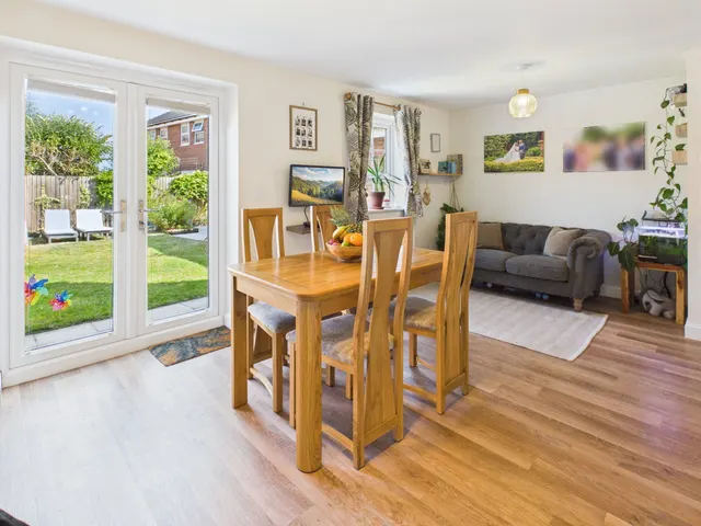 Meadowside Drive, Henhull, CW5, photo 3