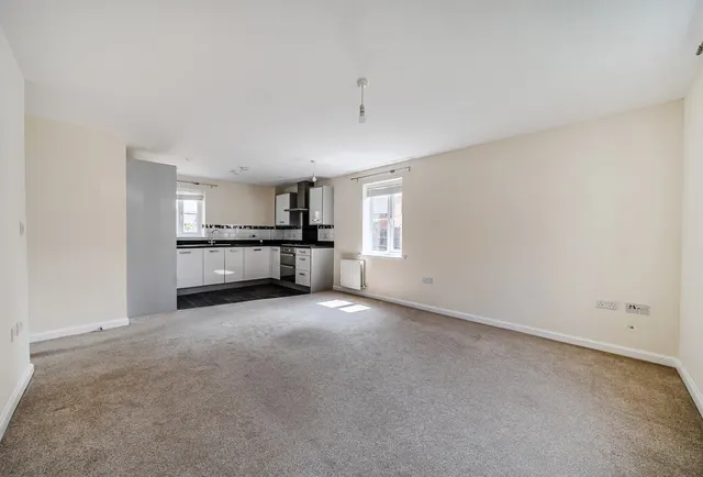 Photo 3 — Lasborough Drive, Gloucestershire, Tuffley, GL4 0WF