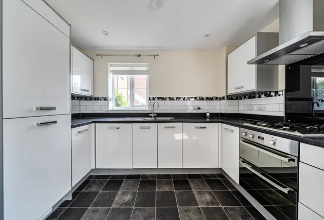 Photo 2 — Lasborough Drive, Gloucestershire, Tuffley, GL4 0WF