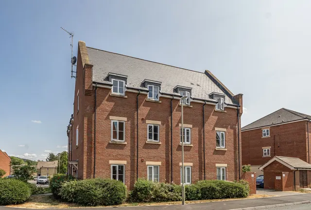 Lasborough Drive, Gloucestershire, Tuffley, GL4 0WF, photo 1