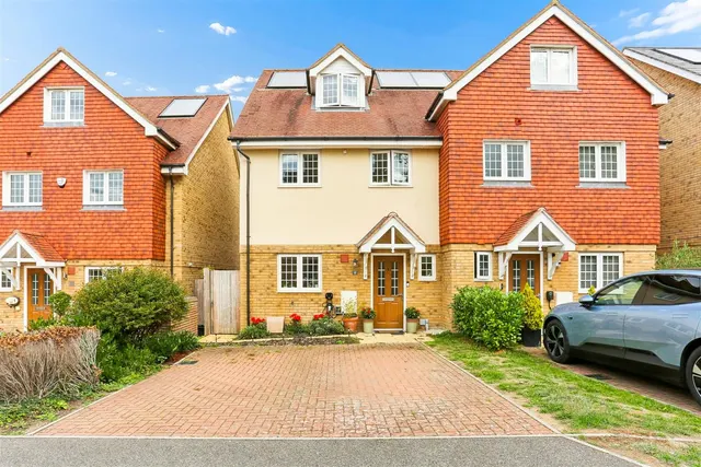 South Tadworth Farm Close, Tadworth, KT20, photo 1