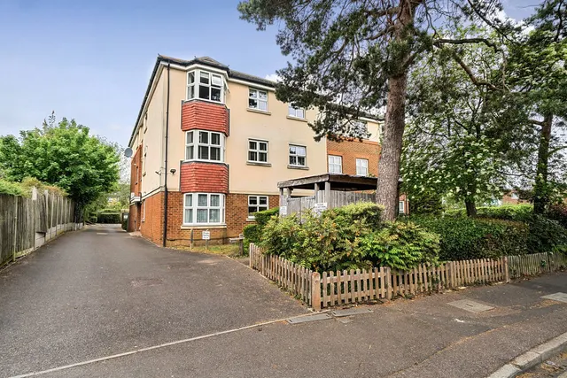 Carlton Road, DA14, photo 1