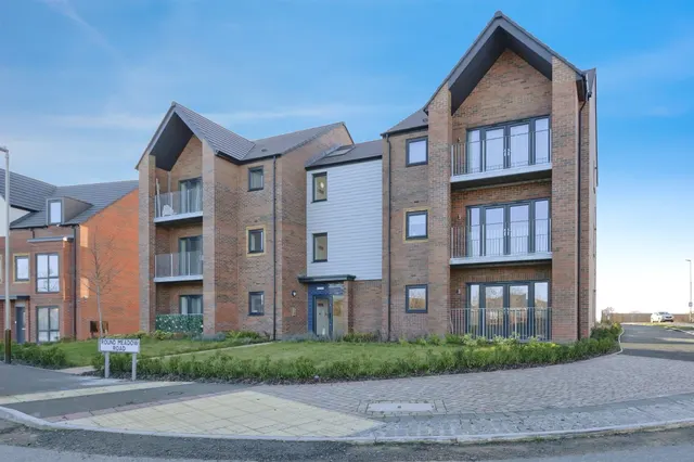 Round Meadow Road, Leicester, LE4, photo 1