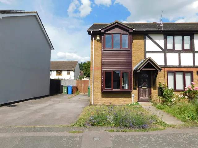 Vaughan Drive, Kemsley, ME10, photo 1