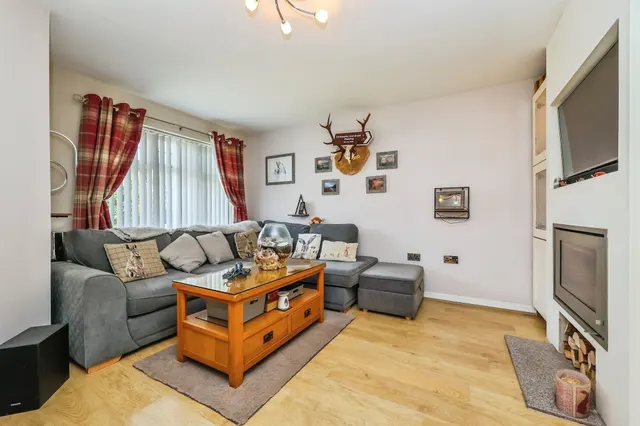 Jasmine Court, Heanor, DE75, photo 3