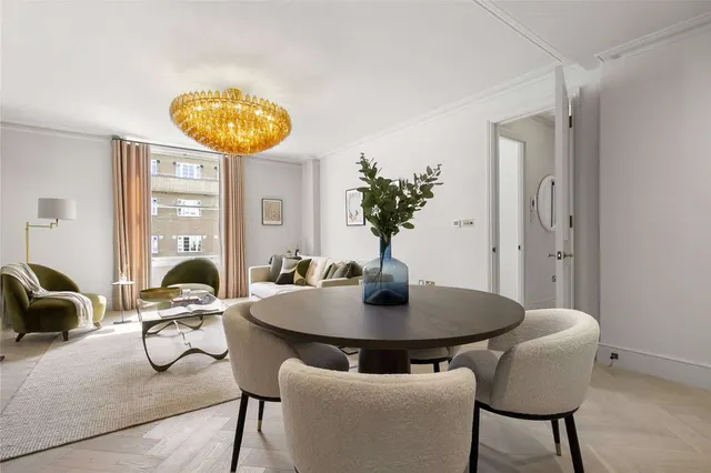 Photo 2 — Pembridge Gardens, London, W2 4DX