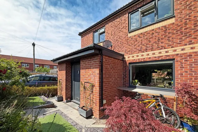 Hempcroft Road, Timperley, Cheshire WA15 7JN, photo 1