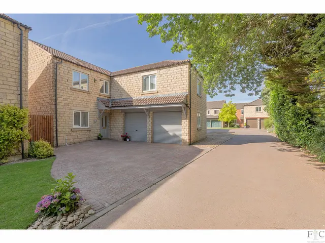 Broctone Drive, Broughton Astley, LE9, photo 1