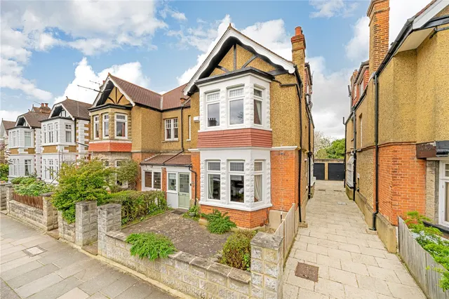 St James Avenue, Hampton, TW12 1HN, photo 1