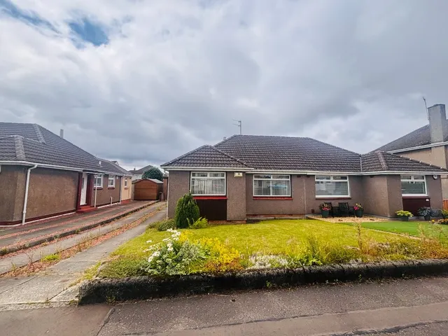 2 bedroom house, Carron Crescent, Bishopbriggs, G64