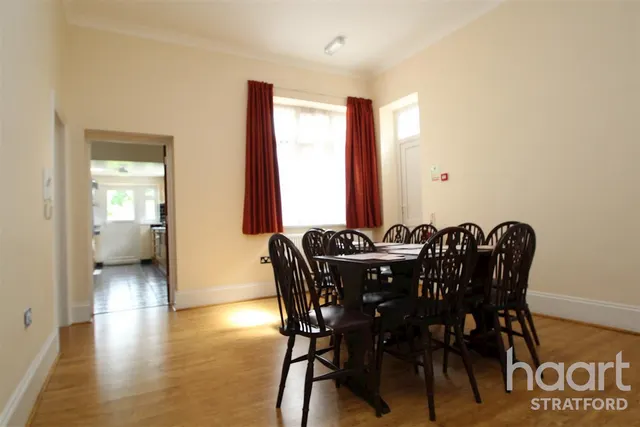 Earlham Grove, Forest Gate, E7, photo 3