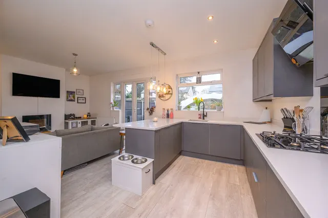 Alexandra Road, Kettering, NN14, photo 2