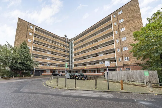 Lochinvar Street, London, SW12, photo 1