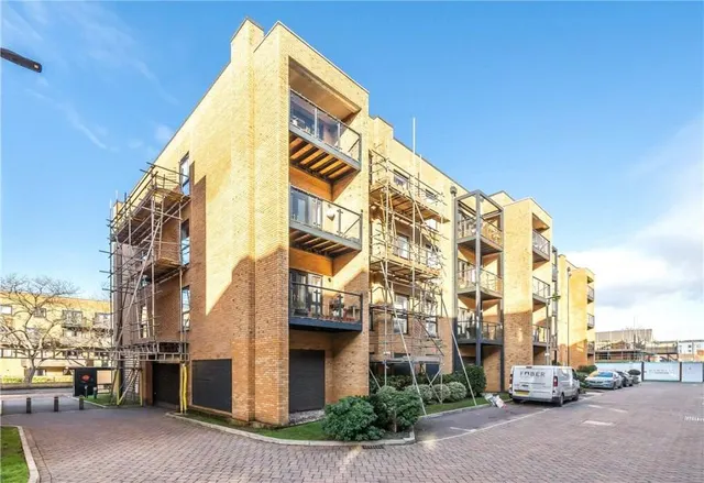 Hackbridge Road, Wallington, SM6, photo 1