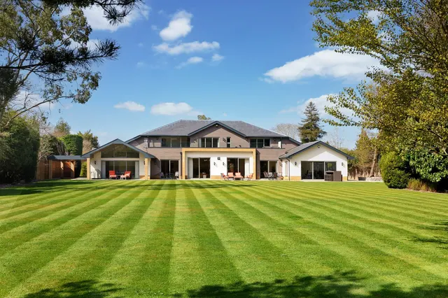 Parsonage Lane, Farnham Common, SL2, photo 2