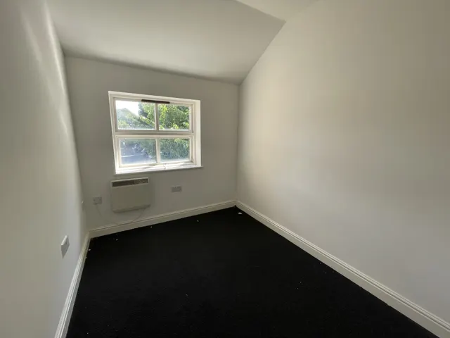 Photo 3 — Gardiners Court, NG19