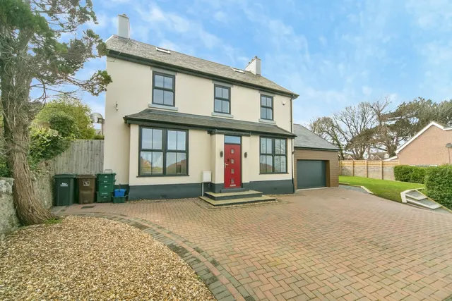 Abergele Road, Old Colwyn, LL29, photo 1