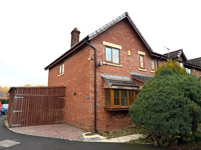 Fletton Mews, Shawclough, Rochdale, OL12, photo 1